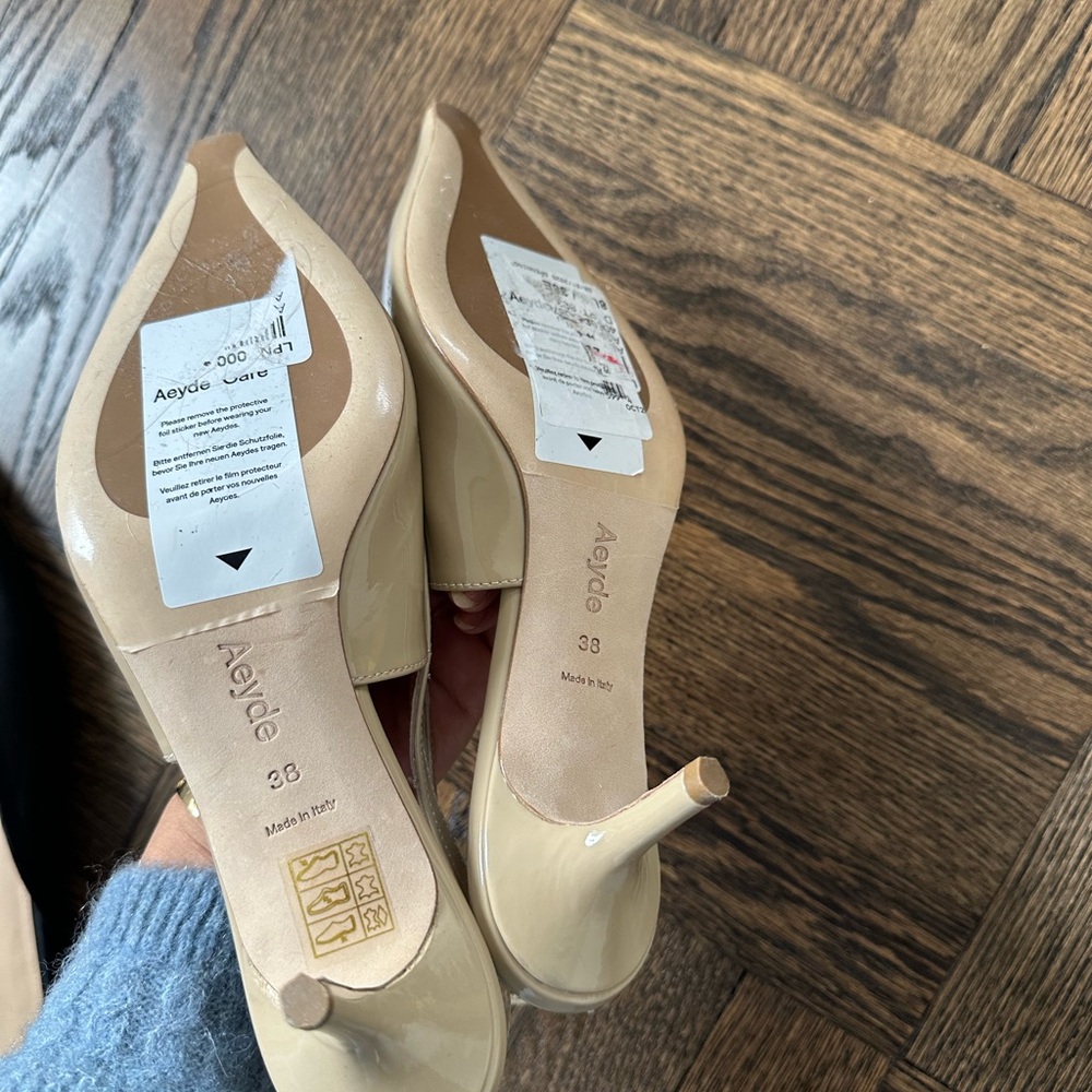 Aeyde NUDE Patent Leather Pointed Slingback Pumps - Picture 3 of 8